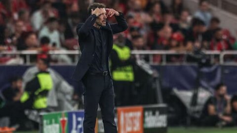 Diego Simeone không thể kéo học trò ra khỏi cơn mơ ngủ